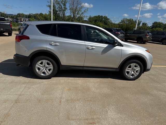 2015 Toyota RAV4 LE photo 14