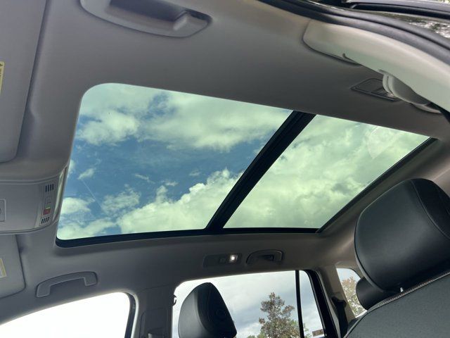 2024 Volkswagen Tiguan Wolfsburg Edition photo 11