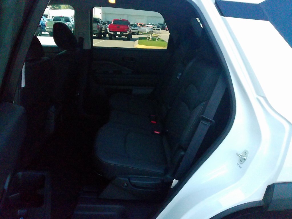 2023 Nissan Pathfinder SV photo 21