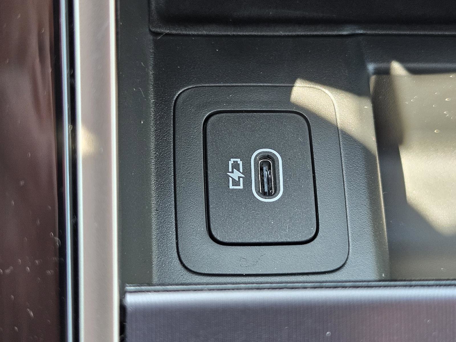 2026 Land Rover Range Rover Evoque Dynamic SE photo 15