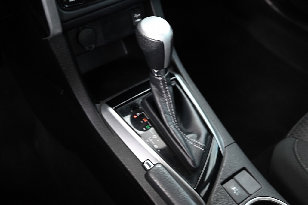 2019 Toyota Corolla L photo 22