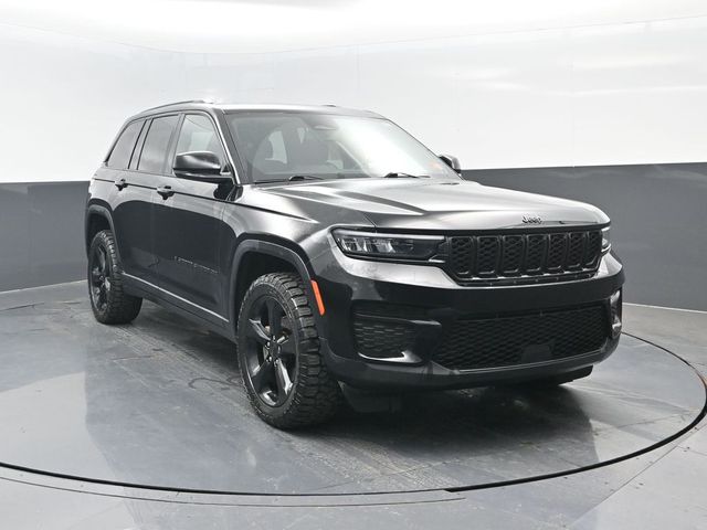 2023 Jeep Grand Cherokee Altitude photo 2