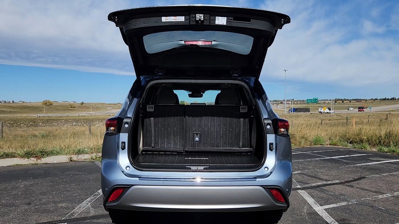 2022 Toyota Highlander Platinum photo 19