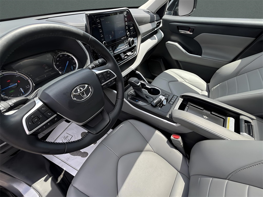 2022 Toyota Highlander Hybrid XLE photo 10