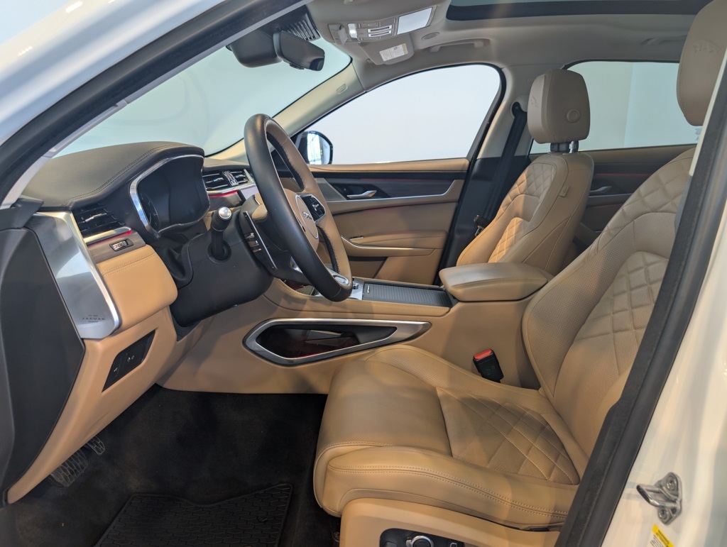 2023 Jaguar F-PACE P250 S photo 13