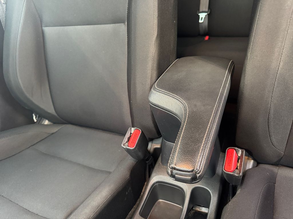 2023 Nissan Kicks S photo 24