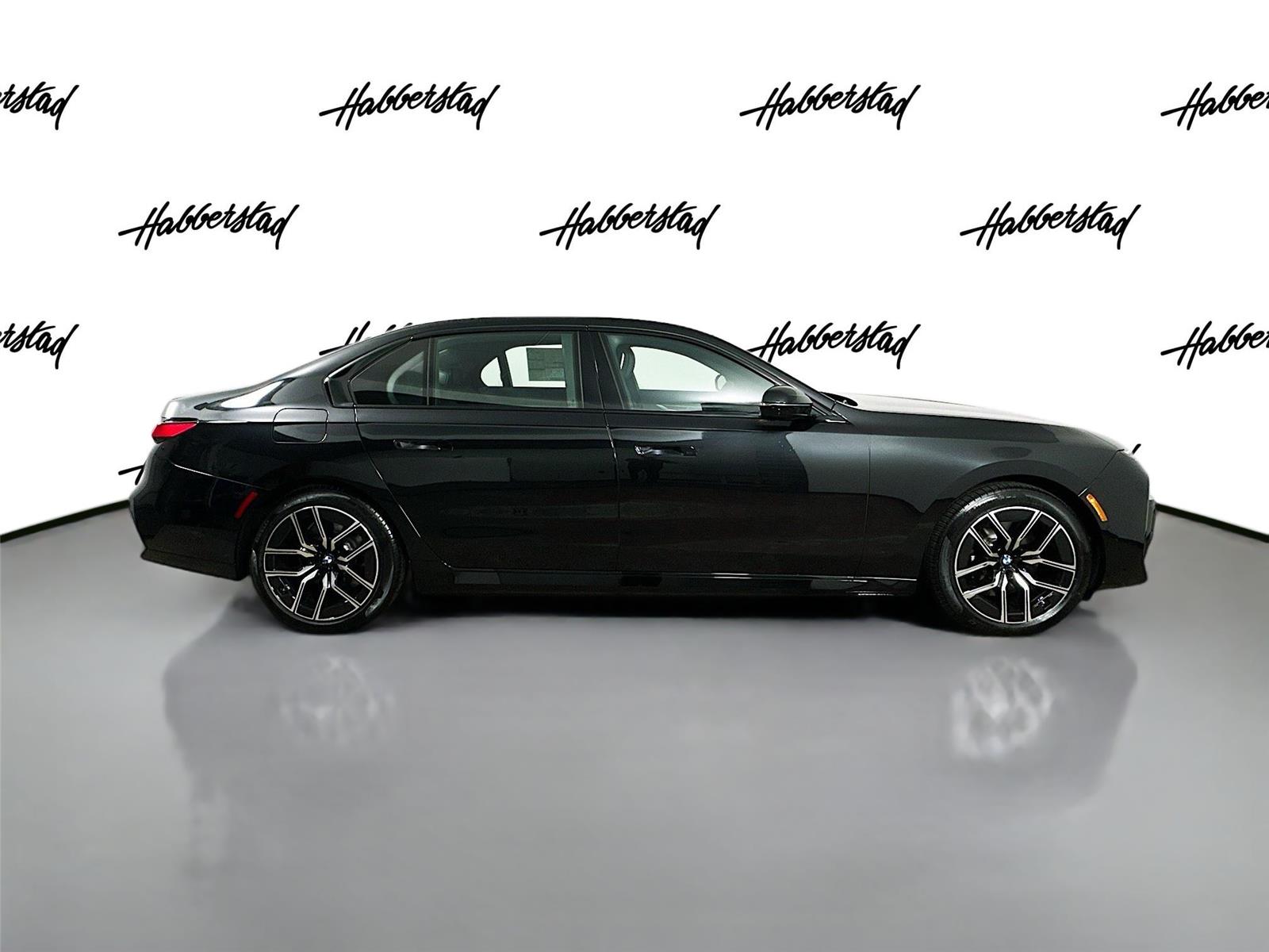2026 Bmw 750e photo 4