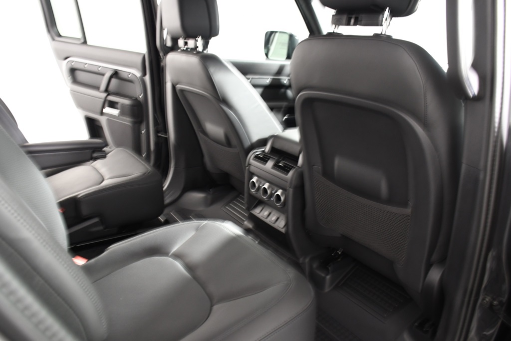2025 Land Rover Defender 130 S photo 22