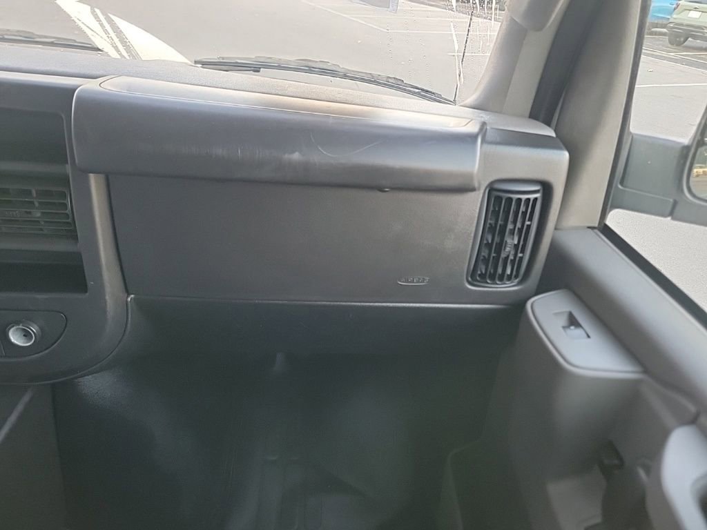 2023 Gmc Savana Cargo 2500 photo 21