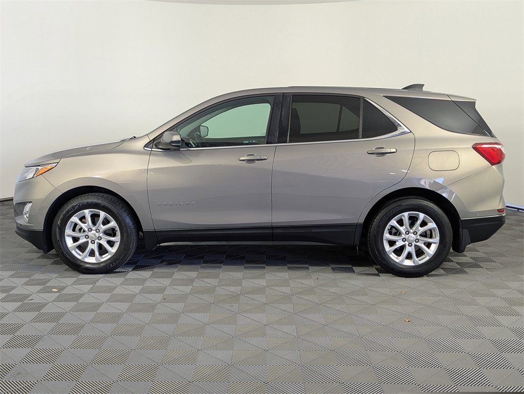 2018 Chevrolet Equinox LT photo 3