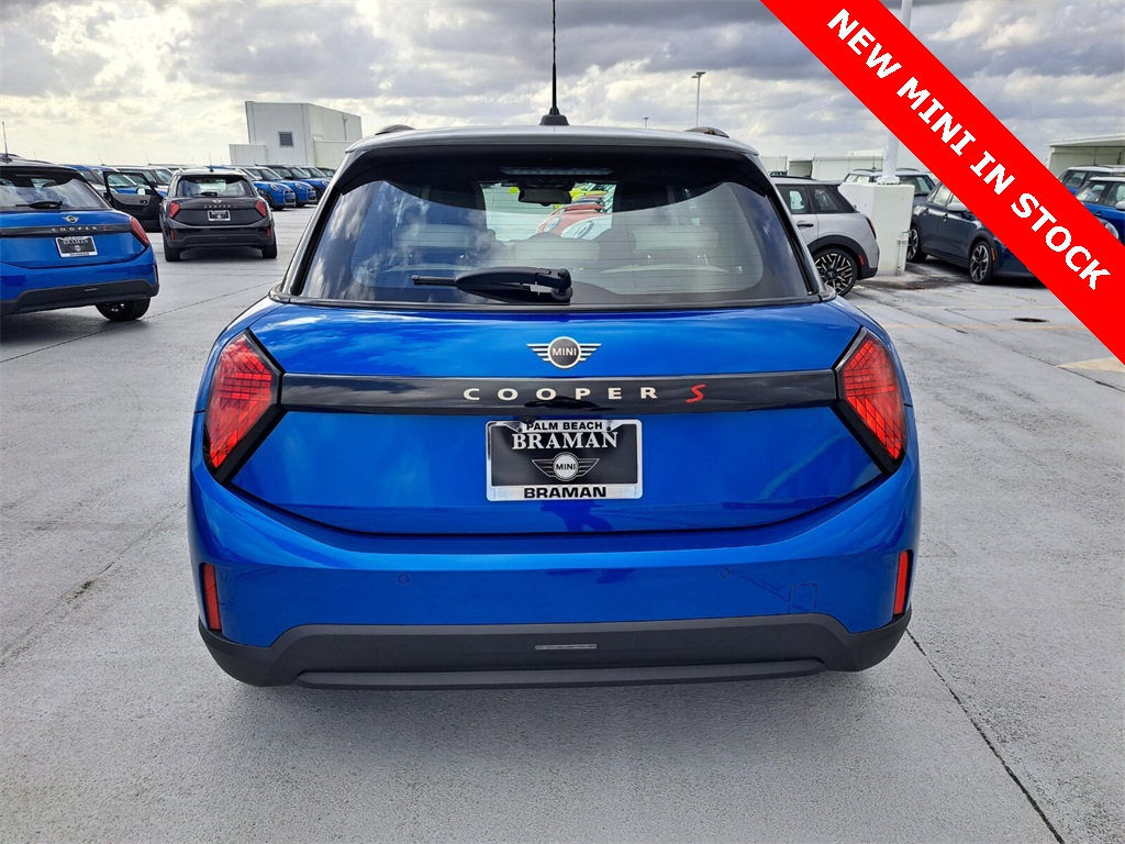 2025 Mini Cooper 4 Door Hardtop Signature photo 4