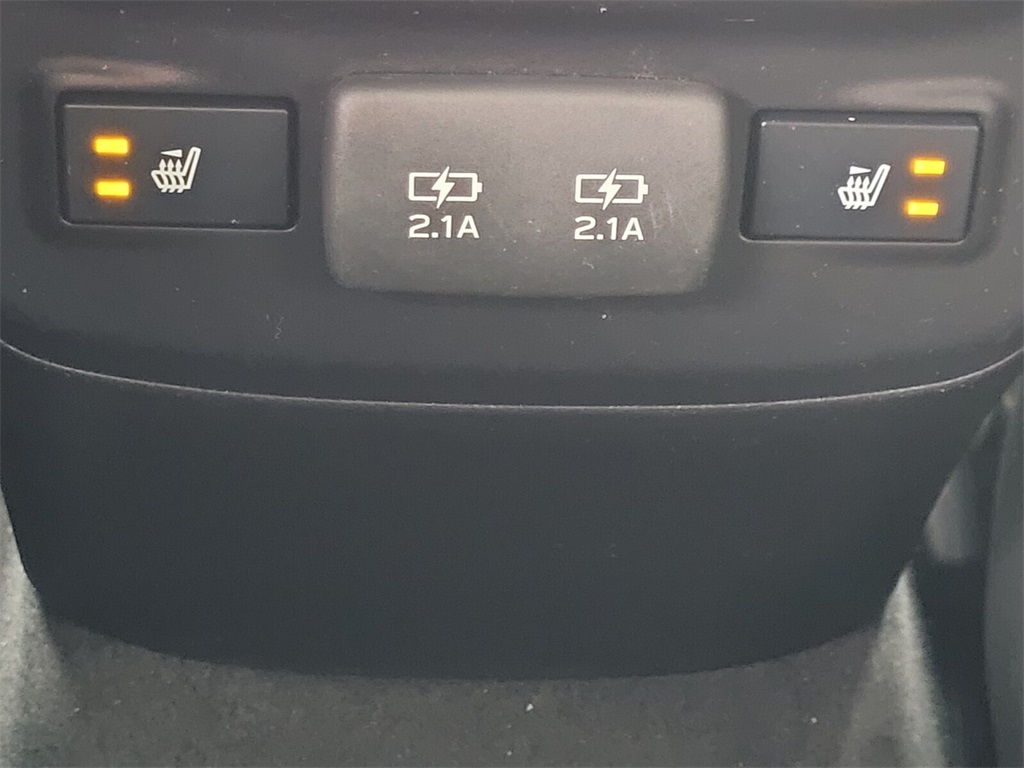 2020 Subaru Outback Limited photo 8