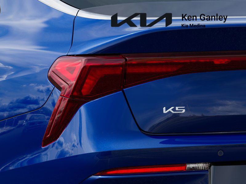 2026 Kia K5 GT-Line photo 9