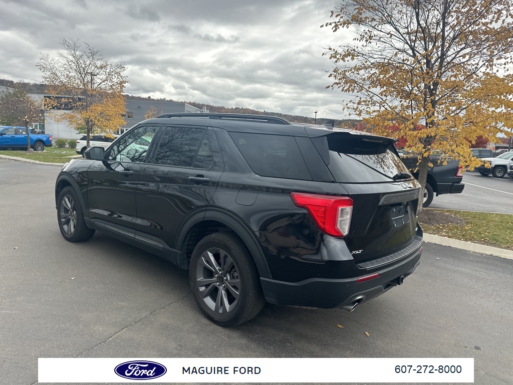 2022 Ford Explorer XLT photo 2