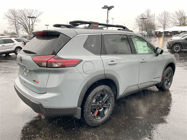 2025 Nissan Rogue SV photo 13