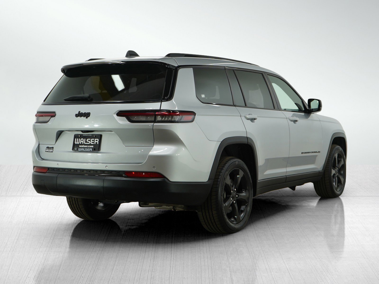 2023 Jeep Grand Cherokee Altitude photo 4