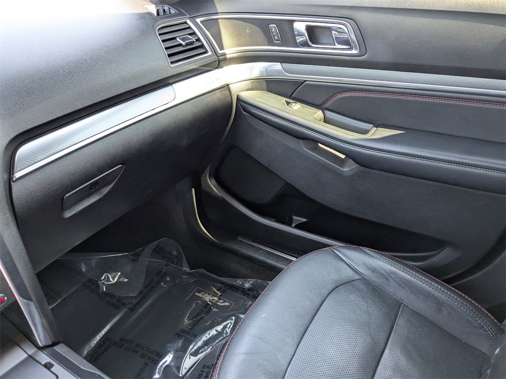 2018 Ford Explorer Sport photo 16
