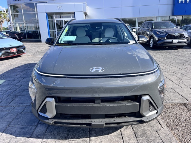 2026 Hyundai Kona SEL photo 2