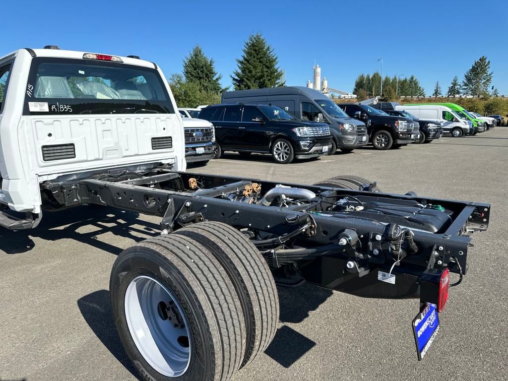 2025 Ford F-600 photo 17