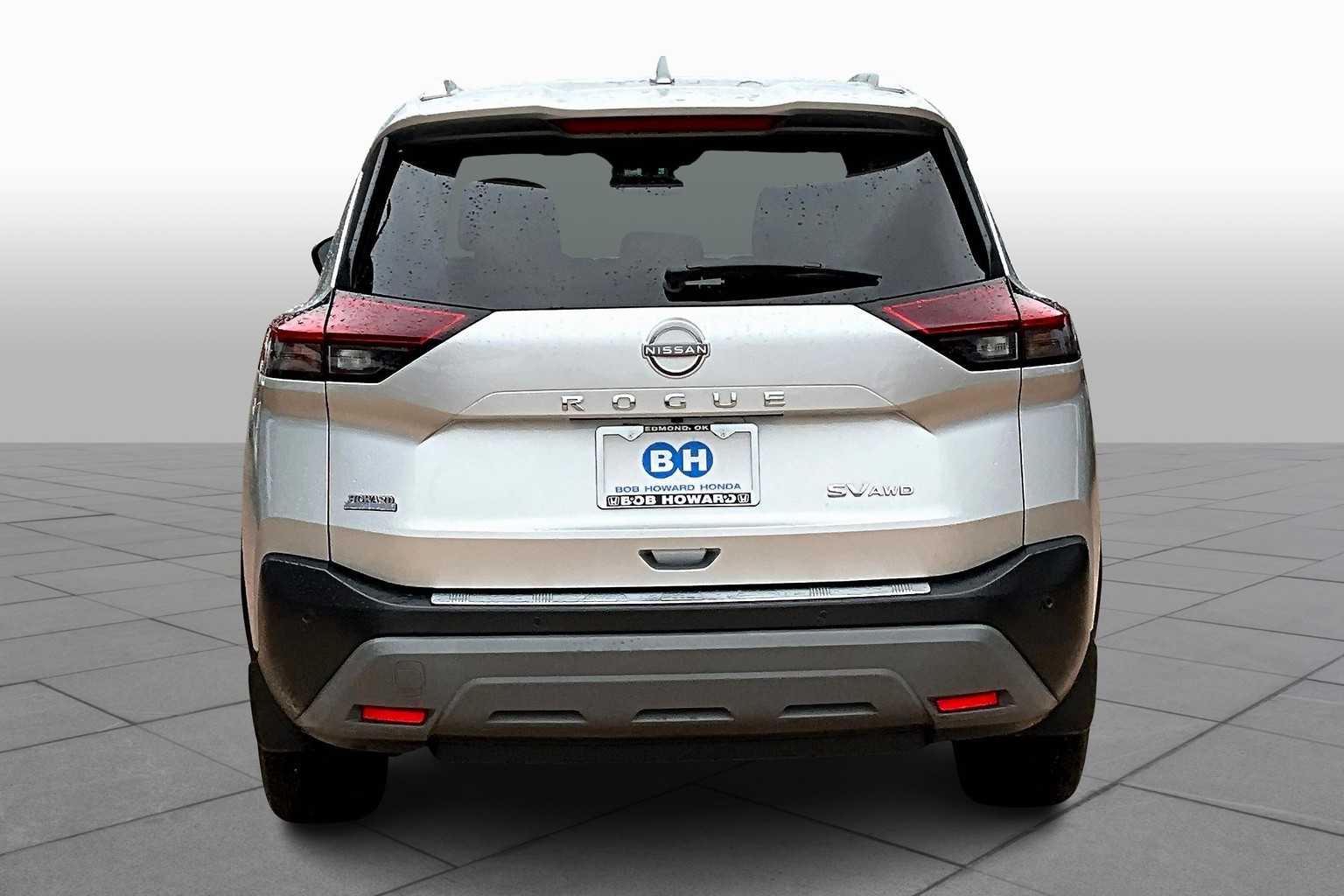 2023 Nissan Rogue SV photo 4