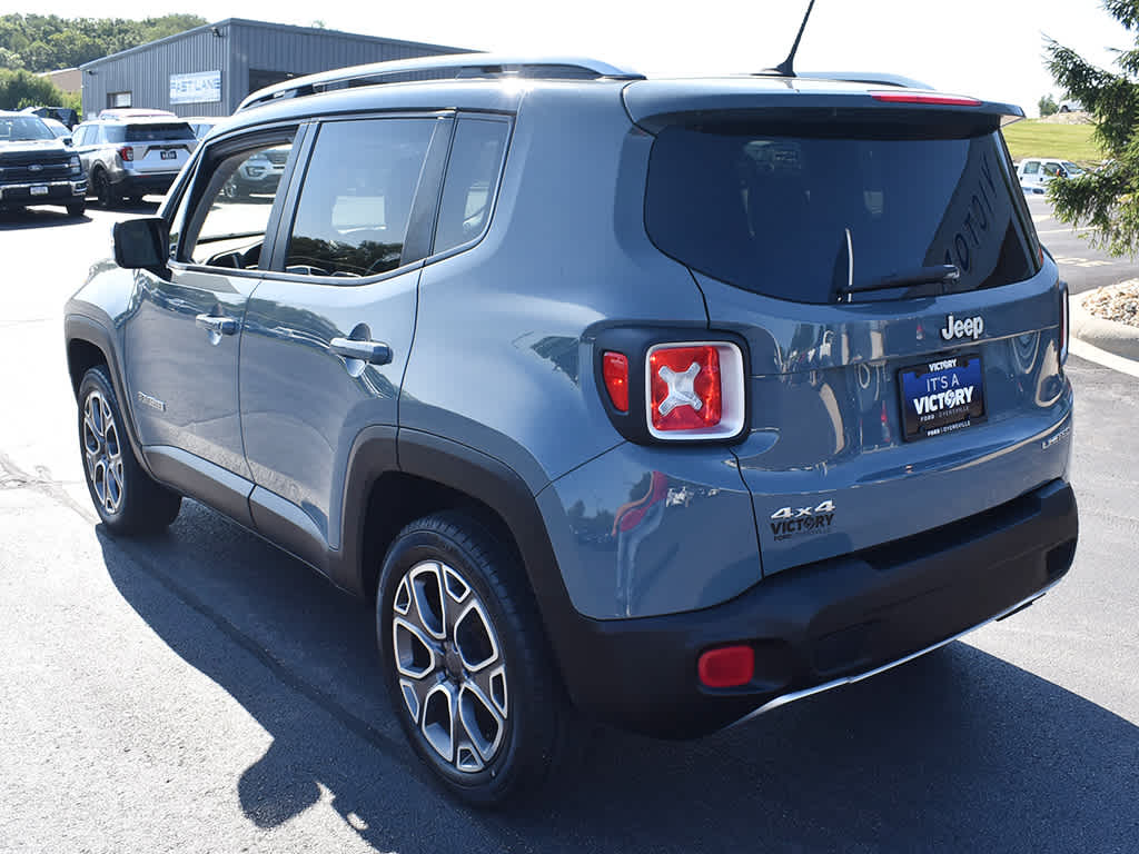 2017 Jeep Renegade Limited photo 3