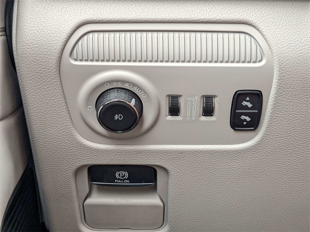 2024 Jeep Wagoneer Base photo 25