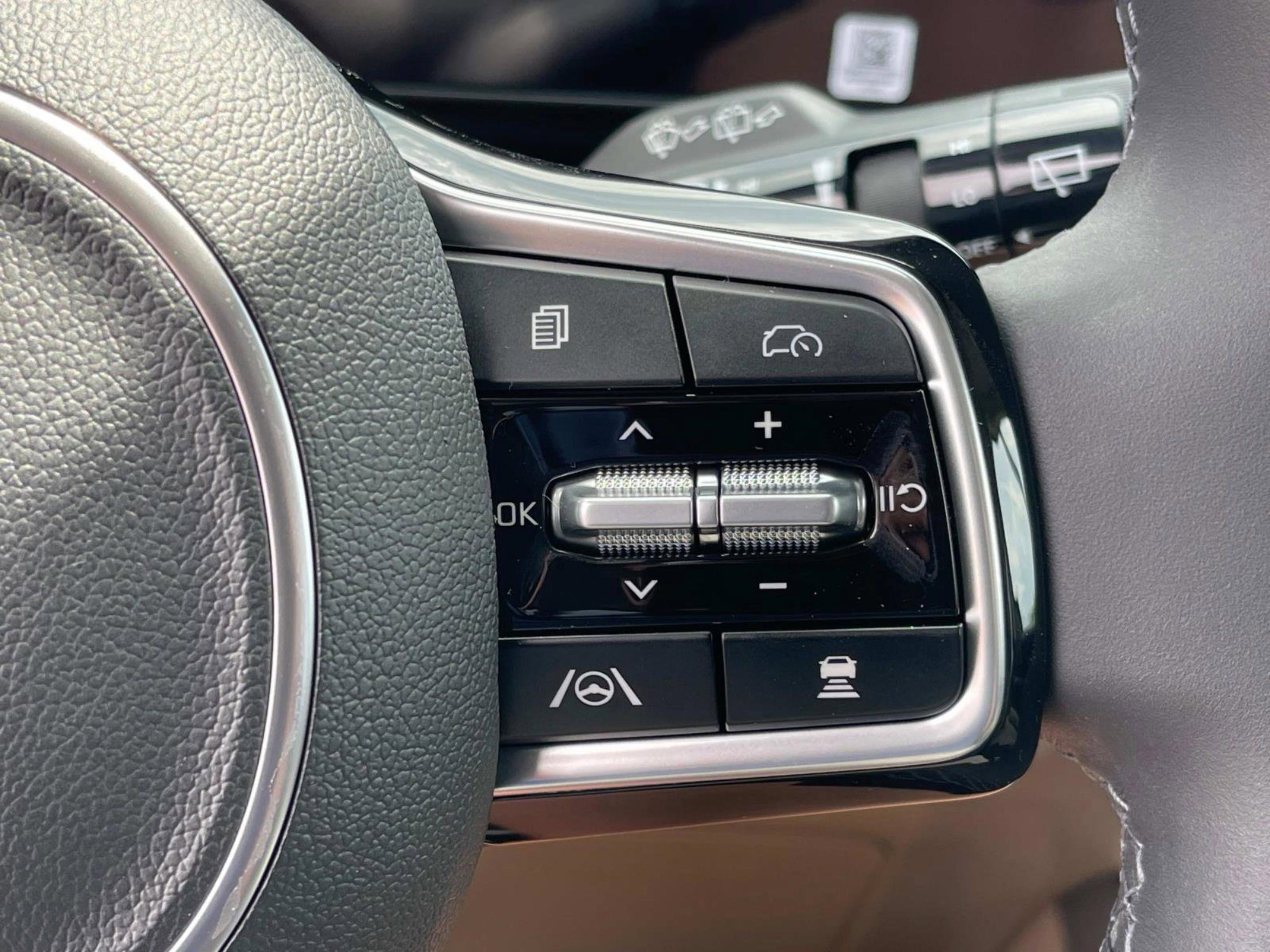 2026 Kia Carnival EX photo 35