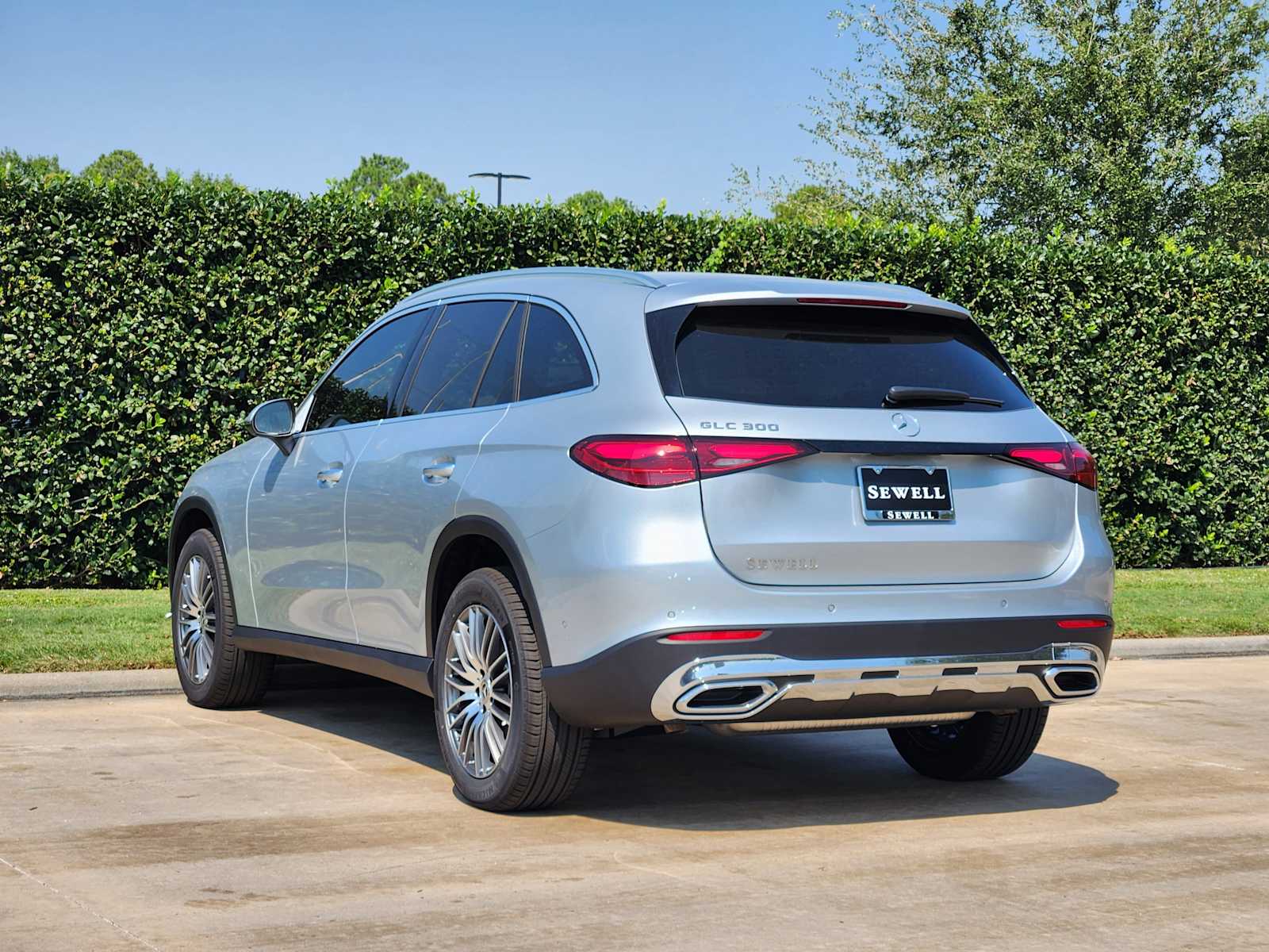 2026 Mercedes Benz GLC 300 photo 3