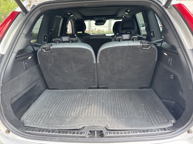 2020 Volvo XC90 T6 Momentum photo 13