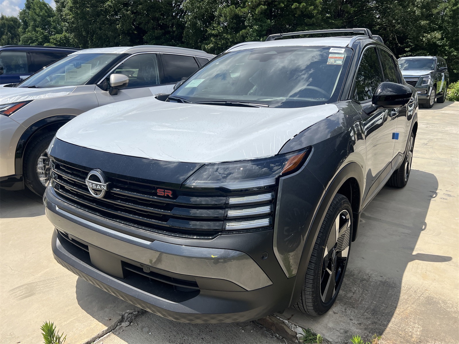 2025 Nissan Kicks SR photo 4