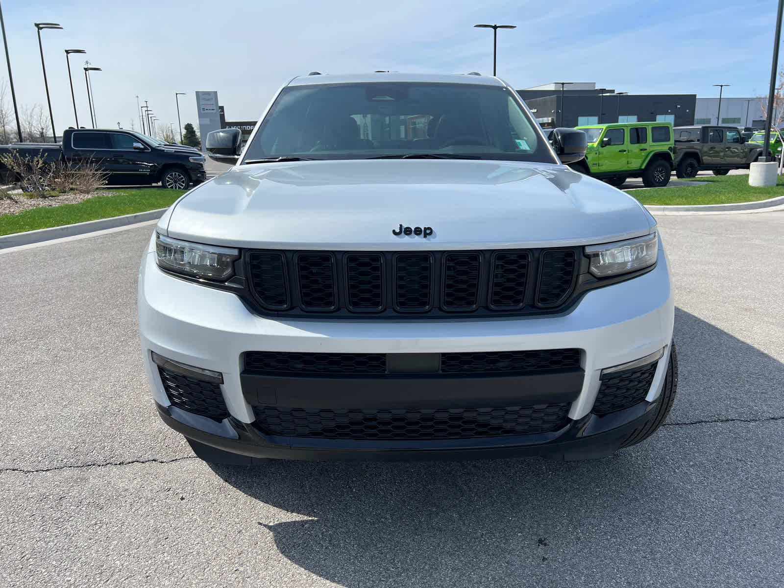 2025 Jeep Grand Cherokee Limited photo 4