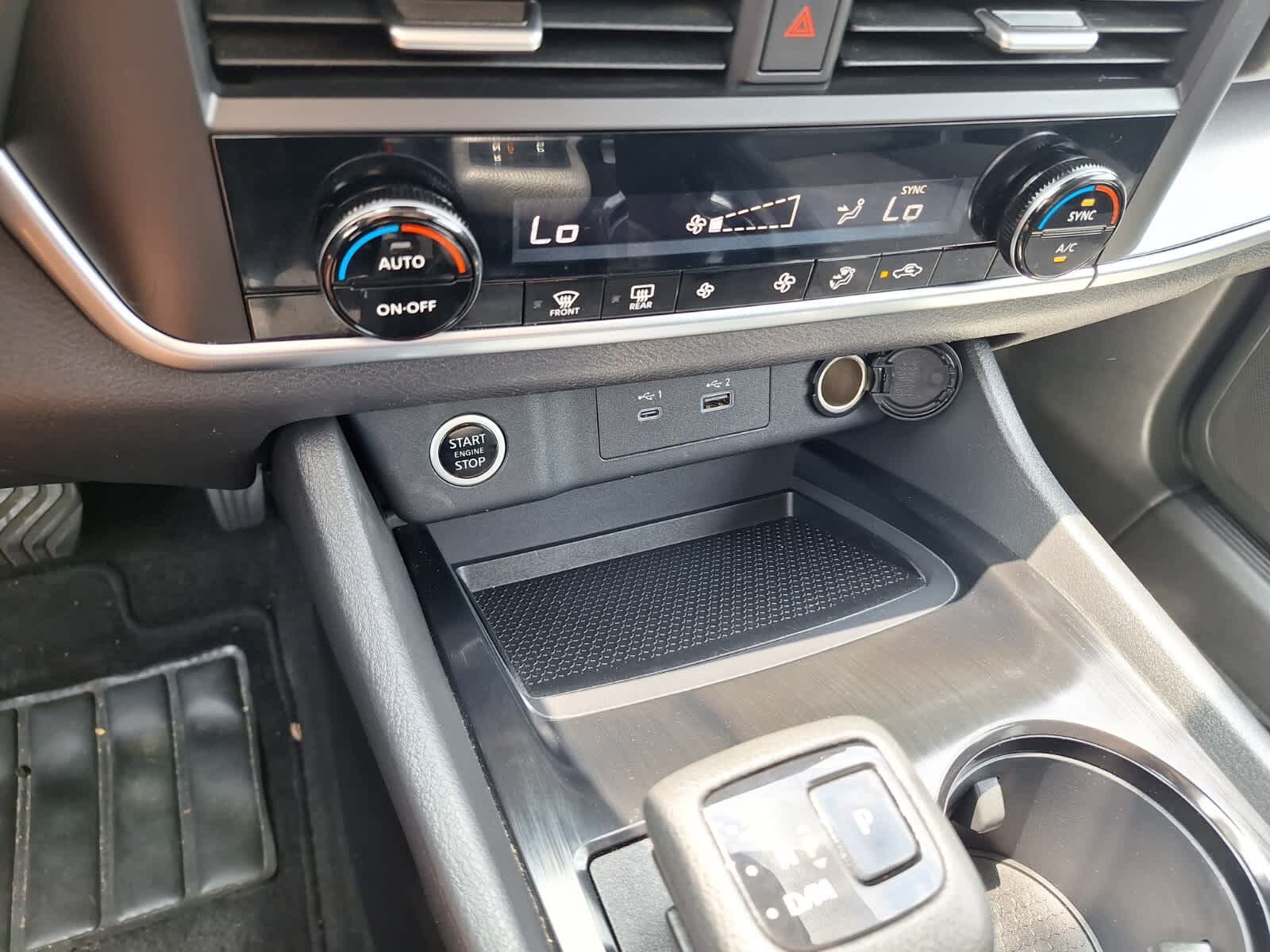 2023 Nissan Rogue SV photo 14
