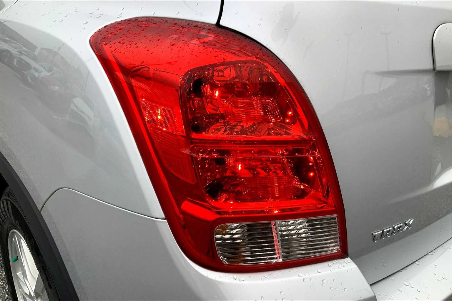 2021 Chevrolet Trax LS photo 24