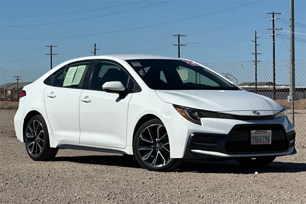 2022 Toyota Corolla SE photo 2