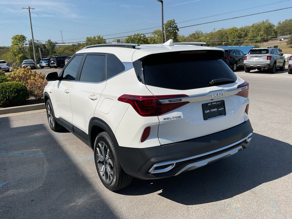 2023 Kia Seltos EX photo 5