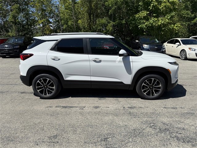2026 Chevrolet Trailblazer LT photo 3