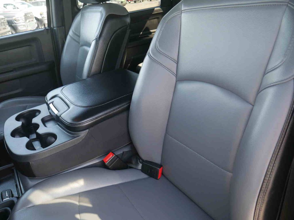 2024 Ram 3500 Tradesman photo 32