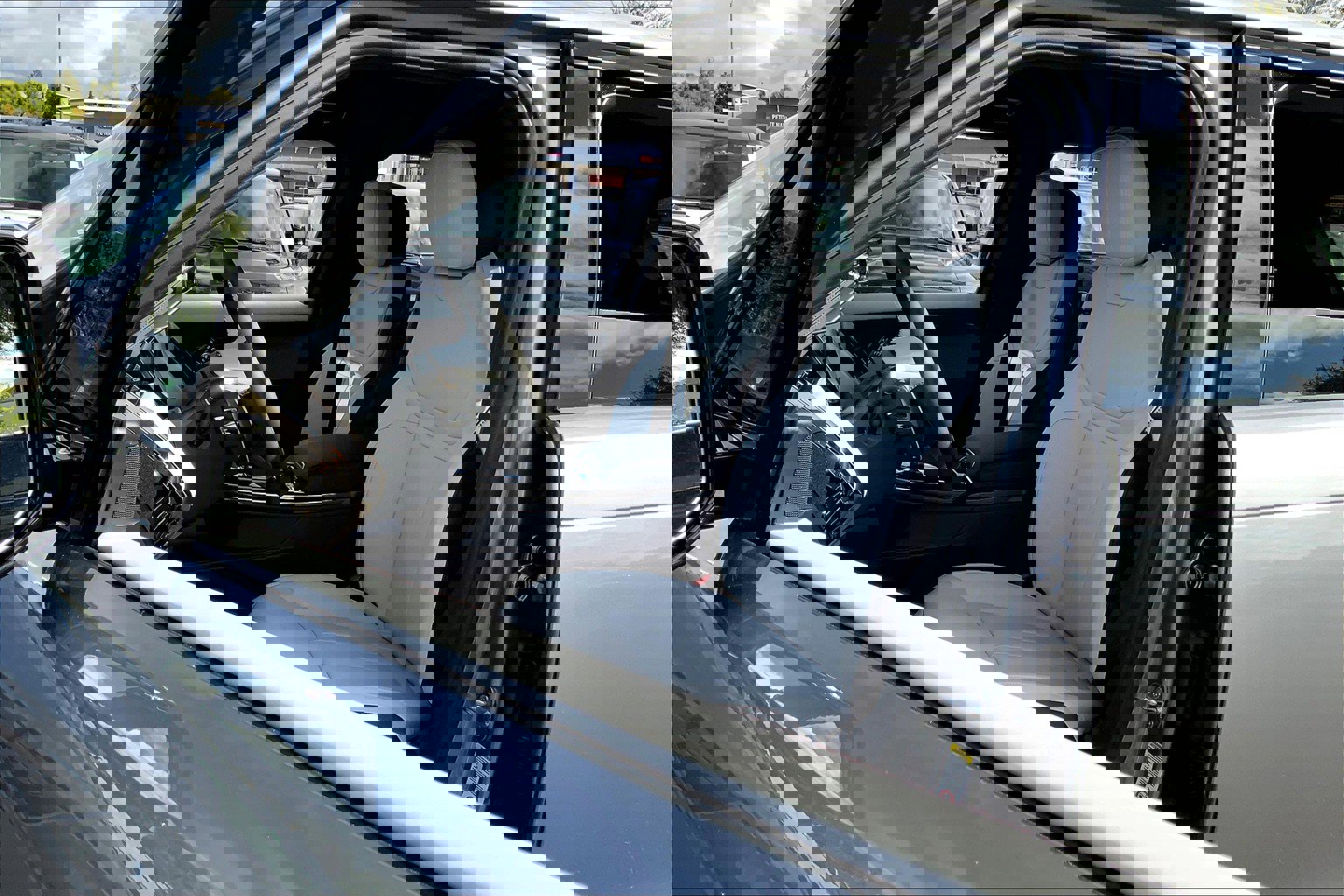 2025 Land Rover Range Rover Sport SE photo 9