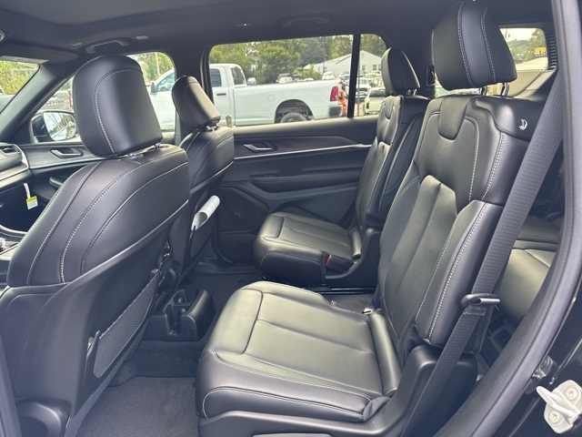 2025 Jeep Grand Cherokee Limited photo 12