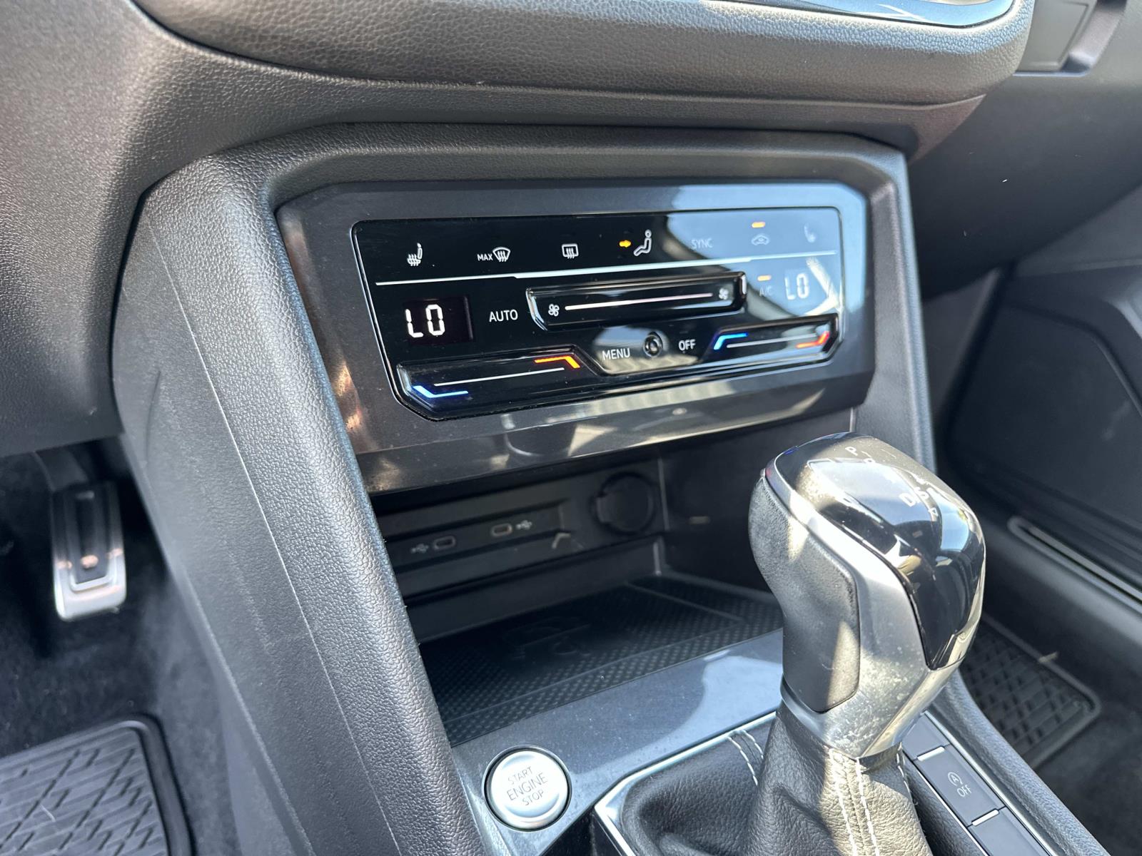 2022 Volkswagen Tiguan SE R-Line Black photo 12
