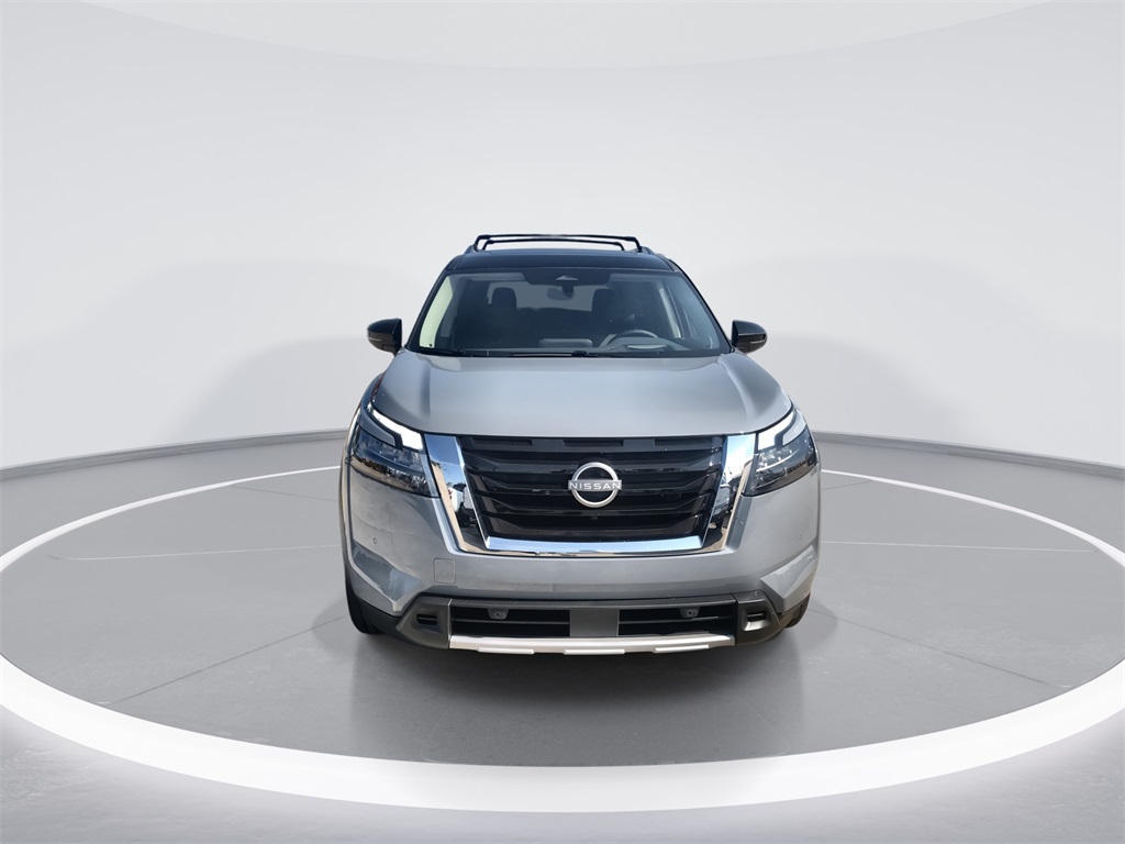 2025 Nissan Pathfinder Platinum photo 3