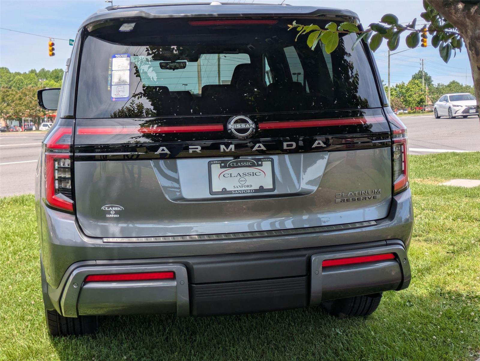 2025 Nissan Armada Platinum Reserve photo 4