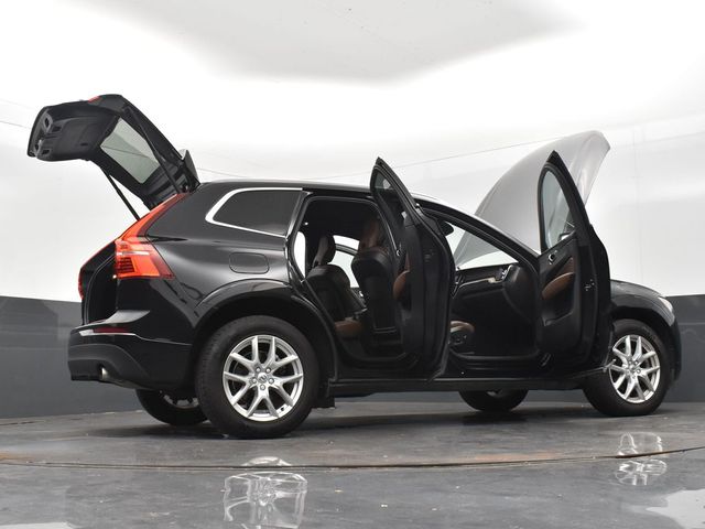 2021 Volvo XC60 T5 Momentum photo 33