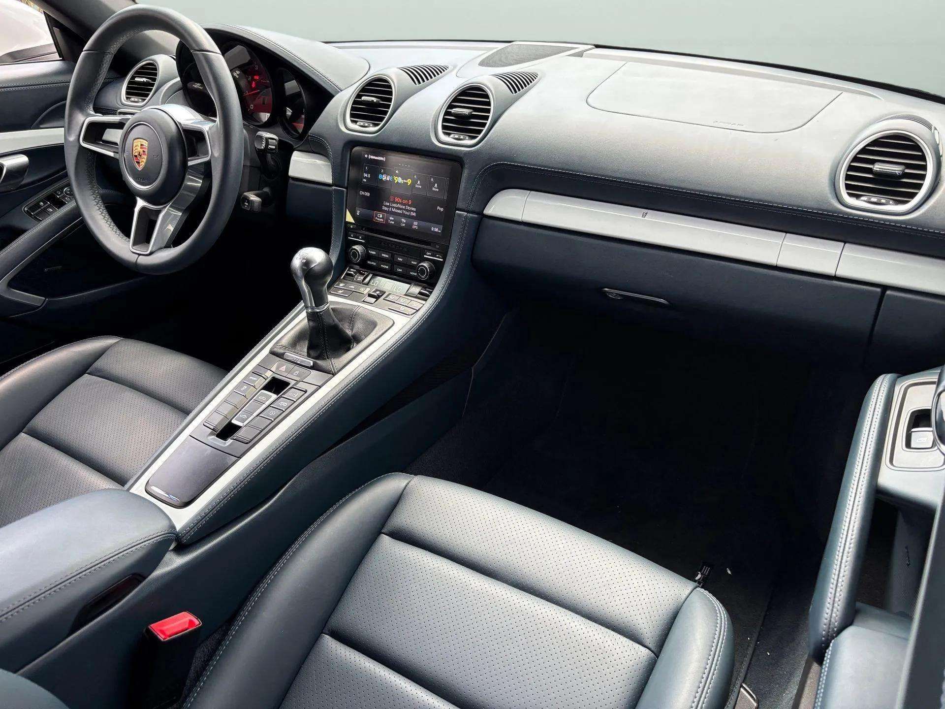 2024 Porsche Boxster S photo 2