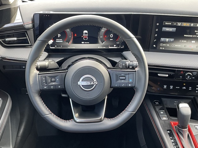 2025 Nissan Kicks SR photo 14