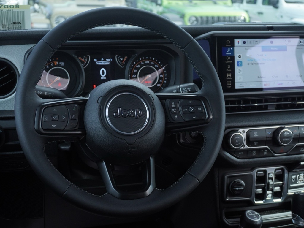2025 Jeep Gladiator Sport photo 26
