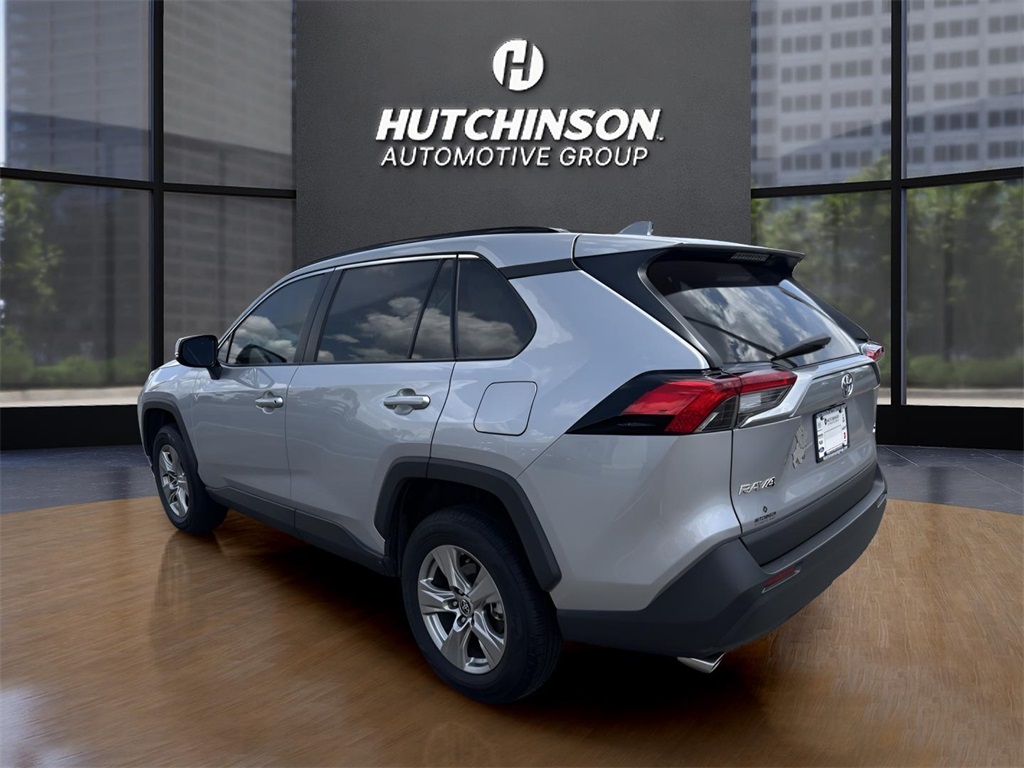 2023 Toyota RAV4 XLE photo 5