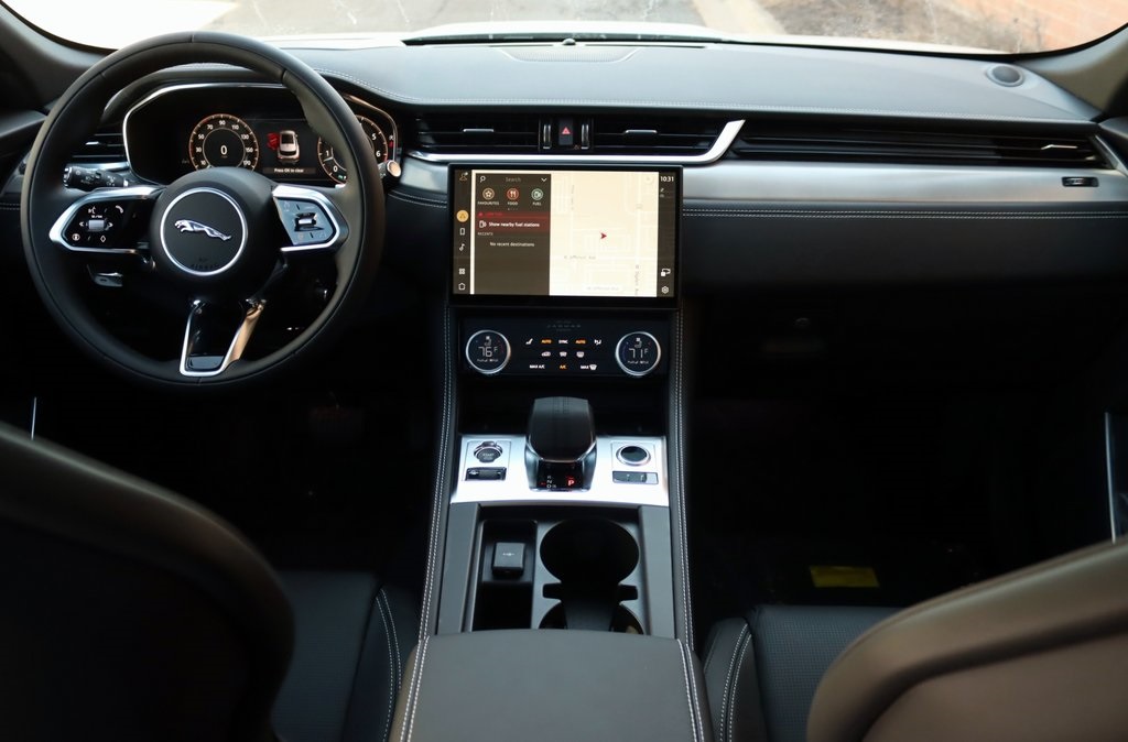 2026 JAGUAR F-PACE - Image 9