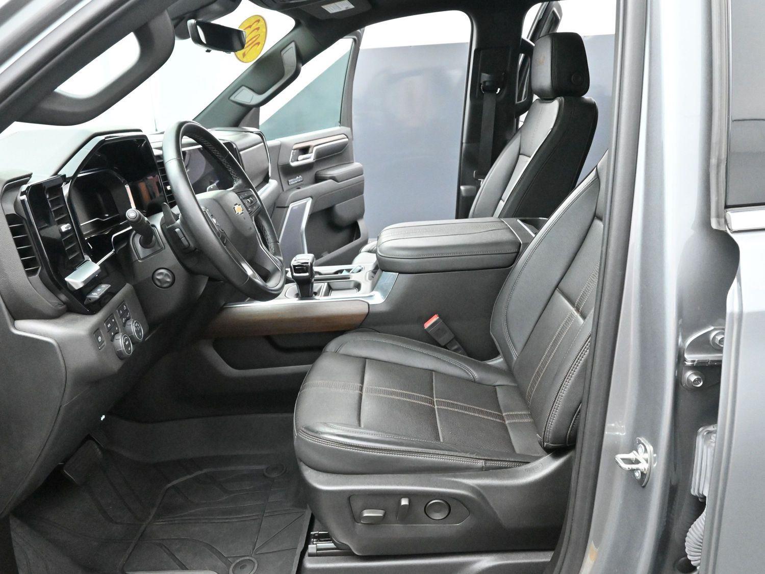 2023 Chevrolet Silverado 1500 High Country photo 12