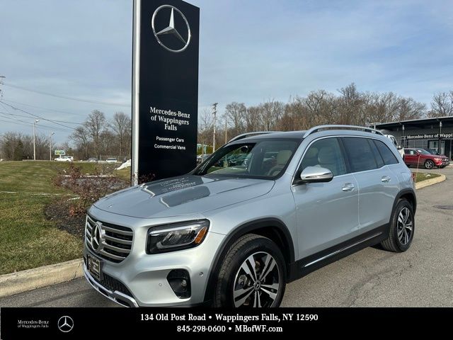 2025 Mercedes-Benz GLB Base's photo
